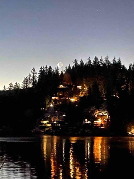 Oceanfront Zen Villa North Vancouver Eksteriør billede