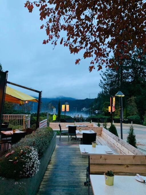 Oceanfront Zen Villa North Vancouver Eksteriør billede